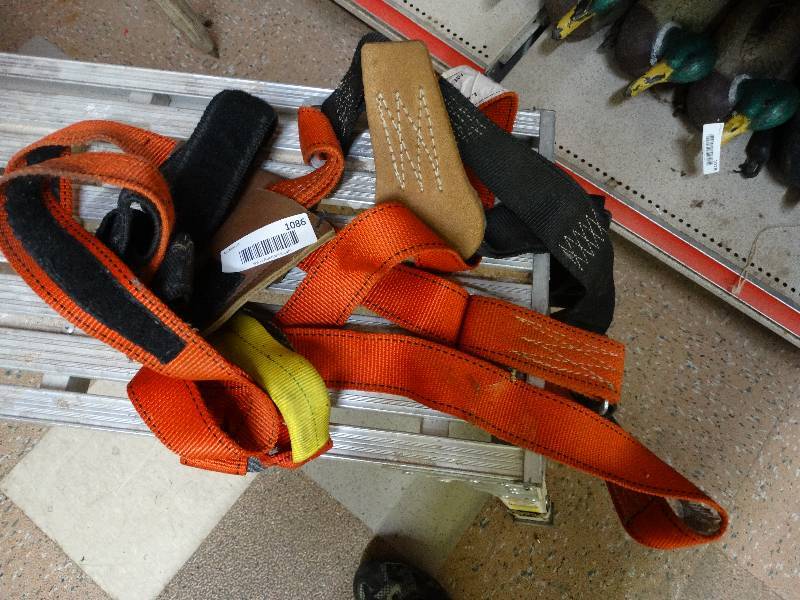 lot 1086 image: Fall protection safety harness