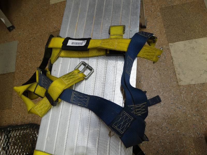 lot 1088 image: Fall protection safety harness