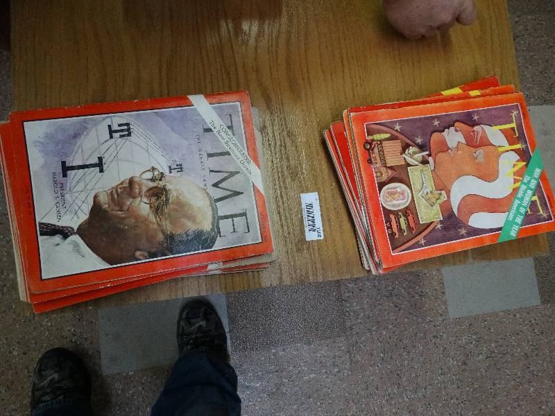 lot 1100 image: Lot of various Time magazines.