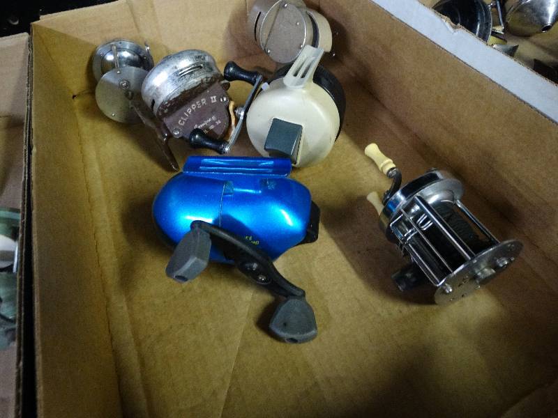 lot 1108 image: Lot of 6 vintage fishing reels.