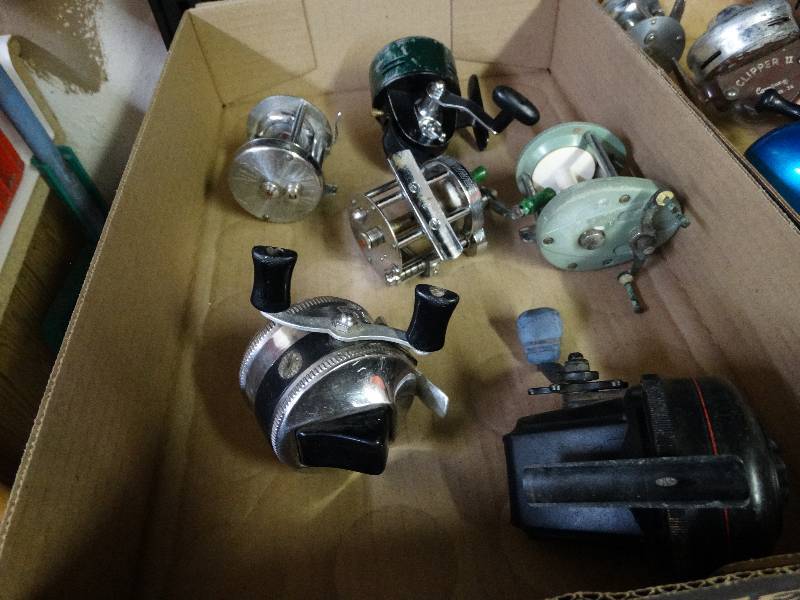 lot 1109 image: Lot of 6 vintage fishing reels.