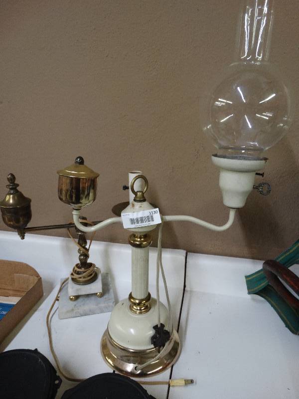 lot 1130 image: Pair of vintage desk lamps.