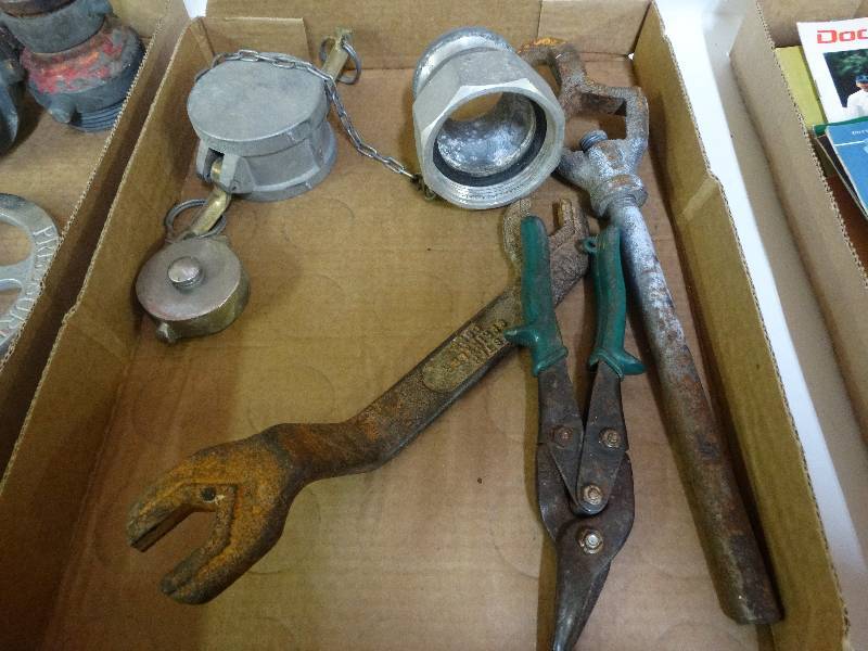 lot 1135 image: Tools & fire equipment couplings.