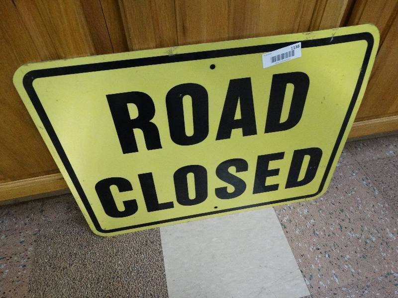 lot 1138 image: Road Closed sign