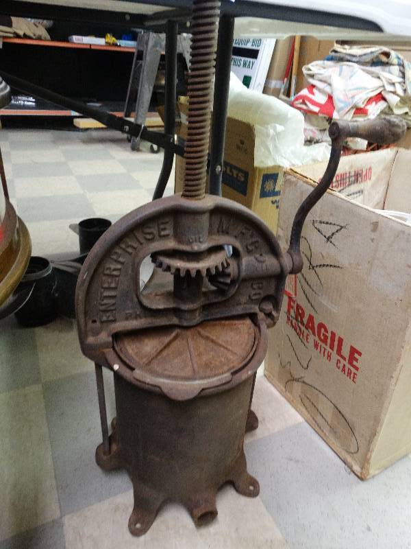 lot 1162 image: Enterprise 2 gallon lard press