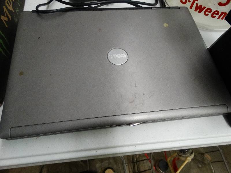 lot 1164 image: Dell laptop with speakers.