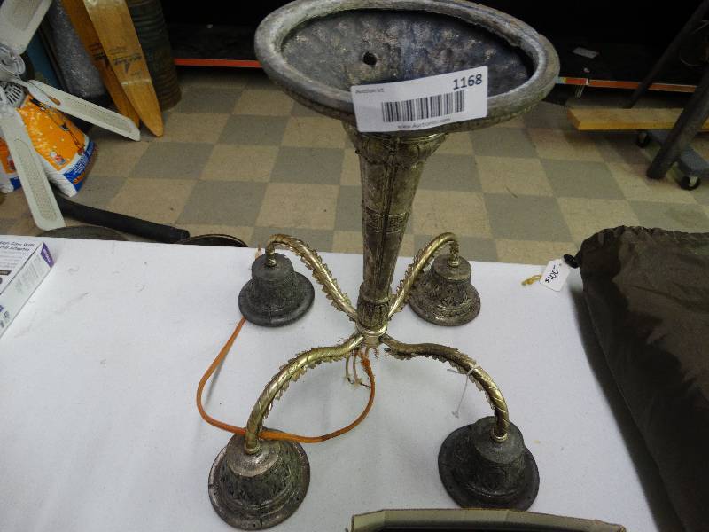 lot 1168 image: Vintage metal light chandelier