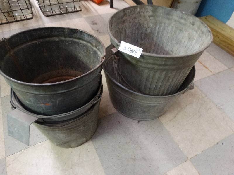lot 1169 image: Lot of 5 galvanized buckets.