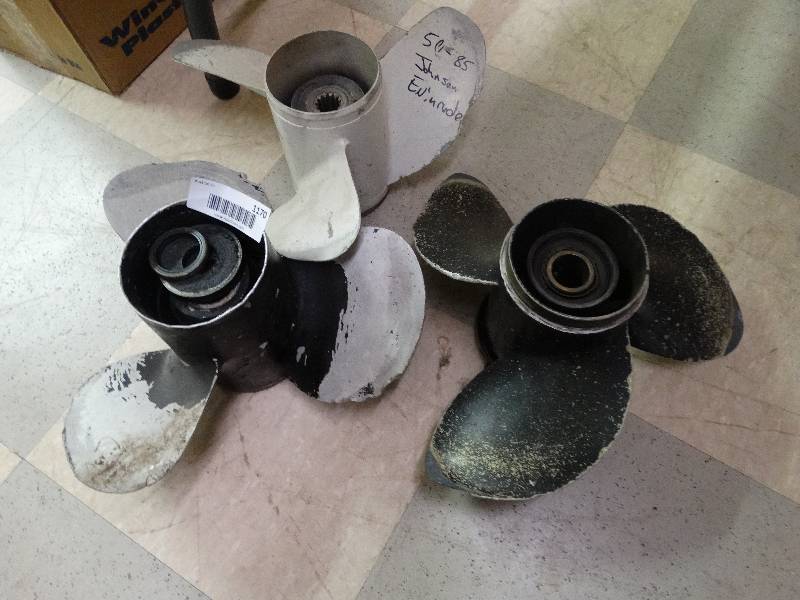 lot 1170 image: 3 aluminum boat props