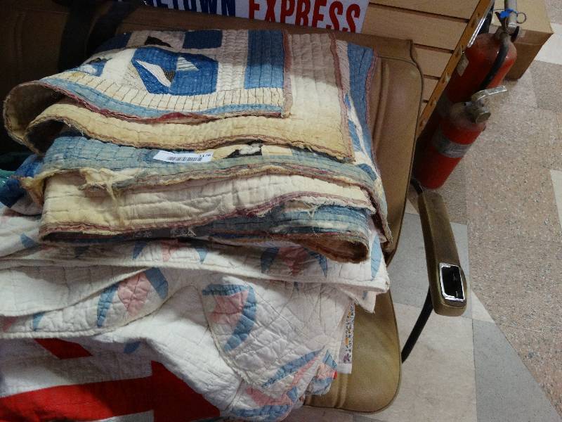 lot 1176 image: 4 vintage quilts.