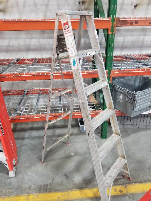 lot 1488 image: Werner 6 200lb step ladder