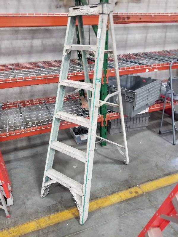 lot 1489 image: Werner 6 200lb step ladder