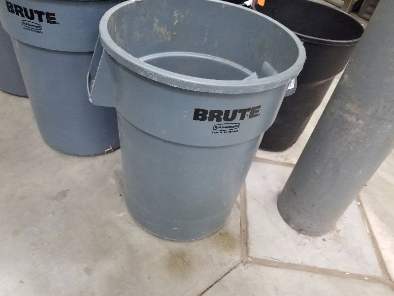 lot 1630 image: Brute by Rubbermaid Trash Can