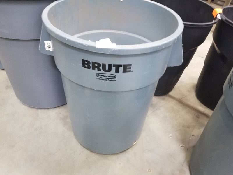 lot 1631 image: Brute by Rubbermaid Trash Can
