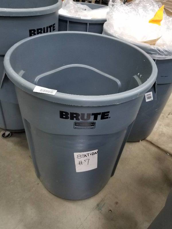 lot 1633 image: Brute by Rubbermaid Trash Can
