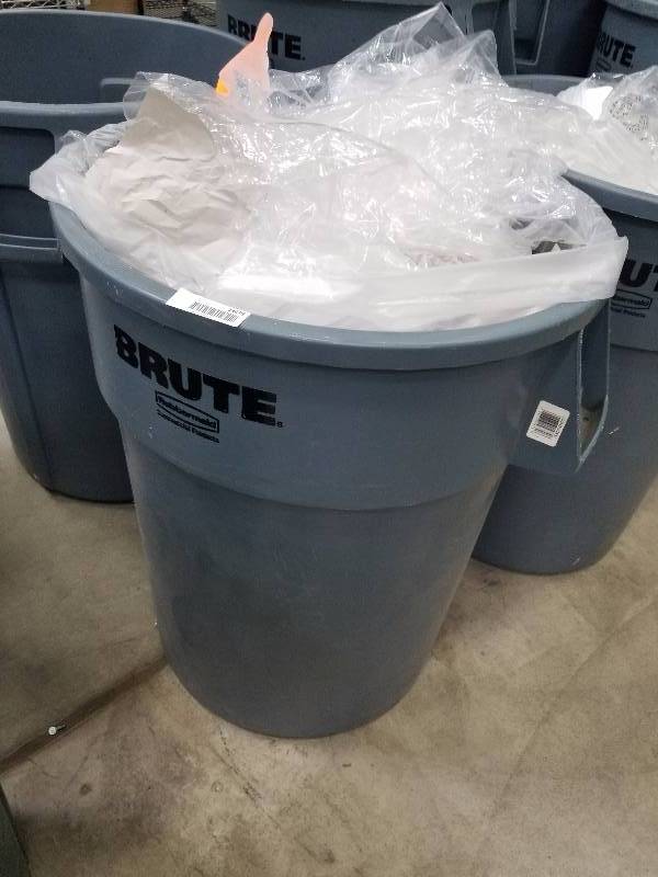 lot 1635 image: Brute by Rubbermaid Trash Can