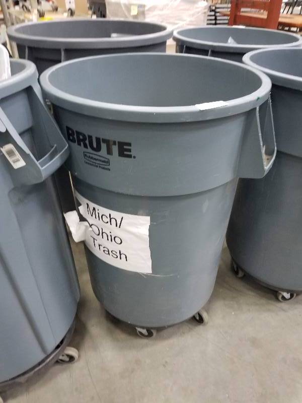 lot 1640 image: Brute by Rubbermaid Trash Can with Roller base
