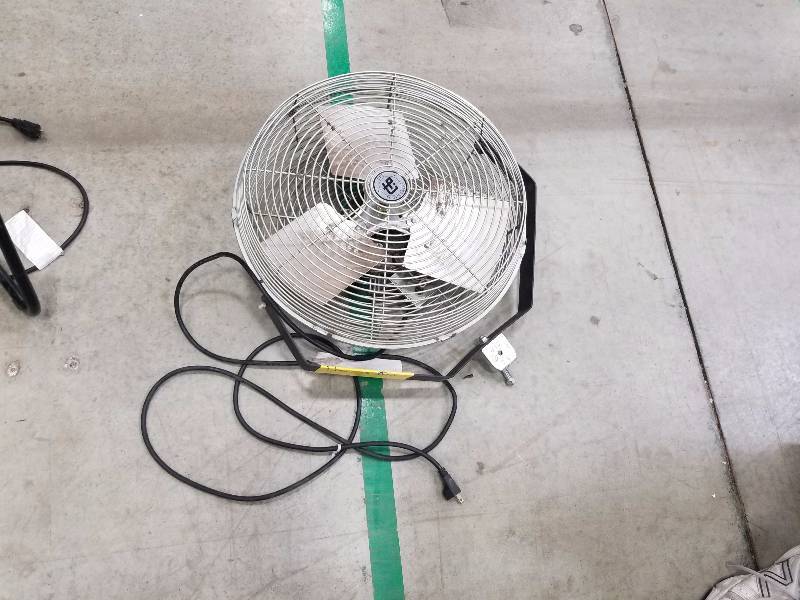 lot 1662 image: Commercial Fan