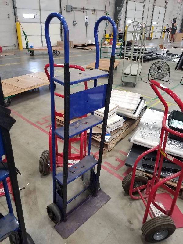 lot 1669 image: Blue Appliance Dolly