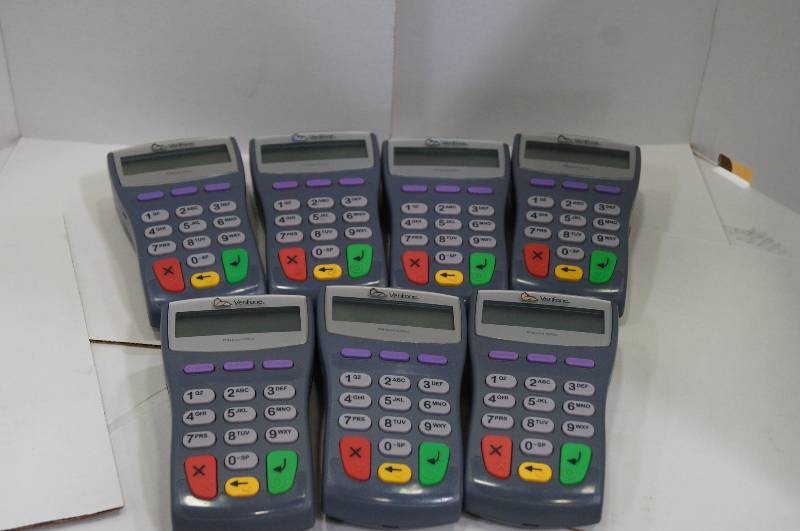 lot 1203 image: Lot of 7 Verifone Pinpads for debit system 1000SE