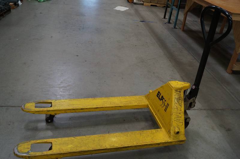lot 1891 image: ELP55-II Pallet Jack