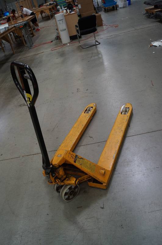 lot 1898 image: Pallet Jack