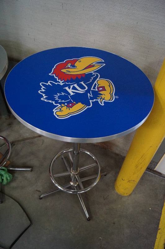 lot 2022 image: KU HI Top Bar table
