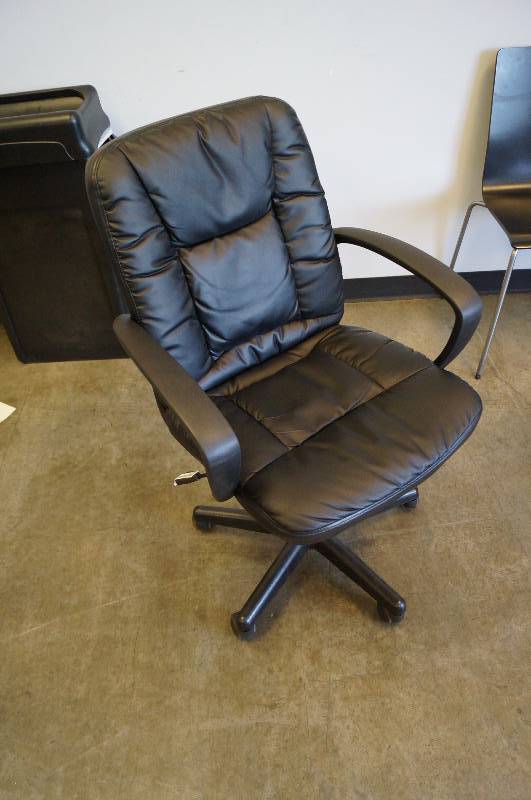 lot 2029 image: Office Chair
