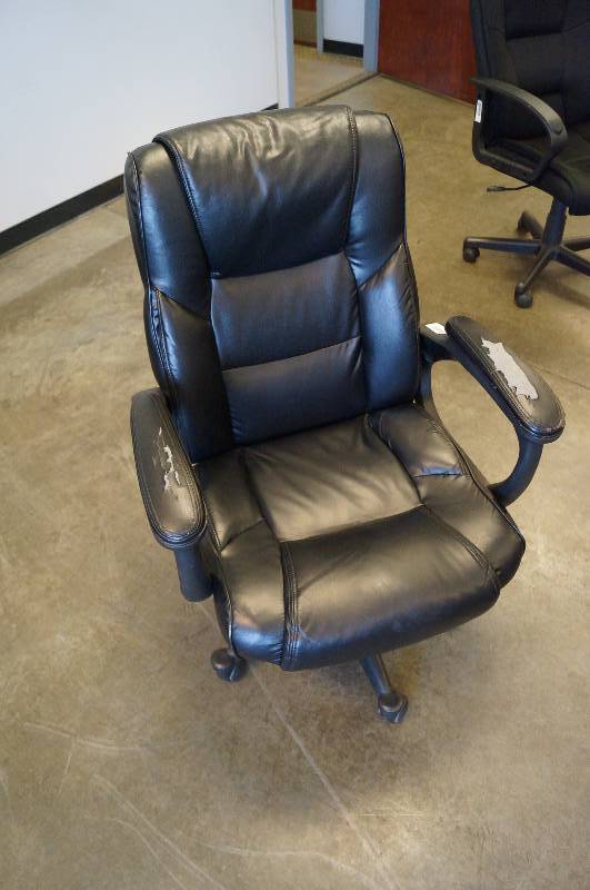 lot 2036 image: Office Chair