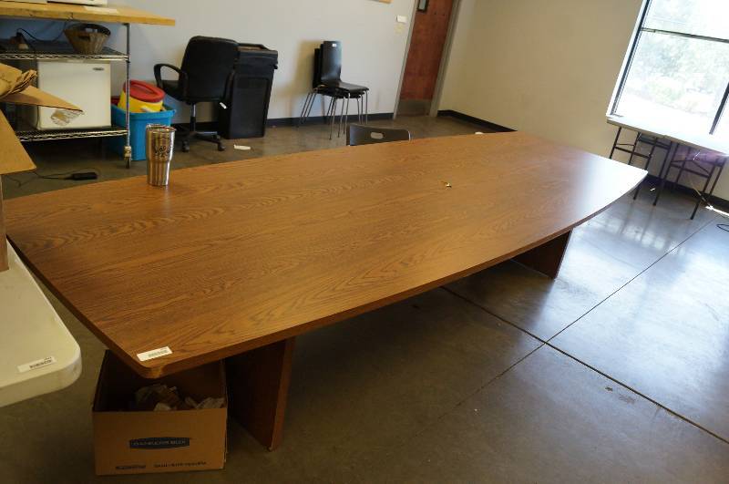 lot 2044 image: Conference Table