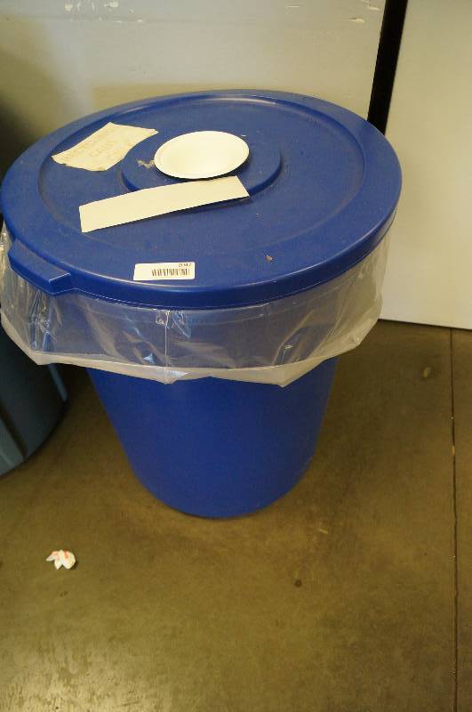 lot 2047 image: Blue Recycle Can