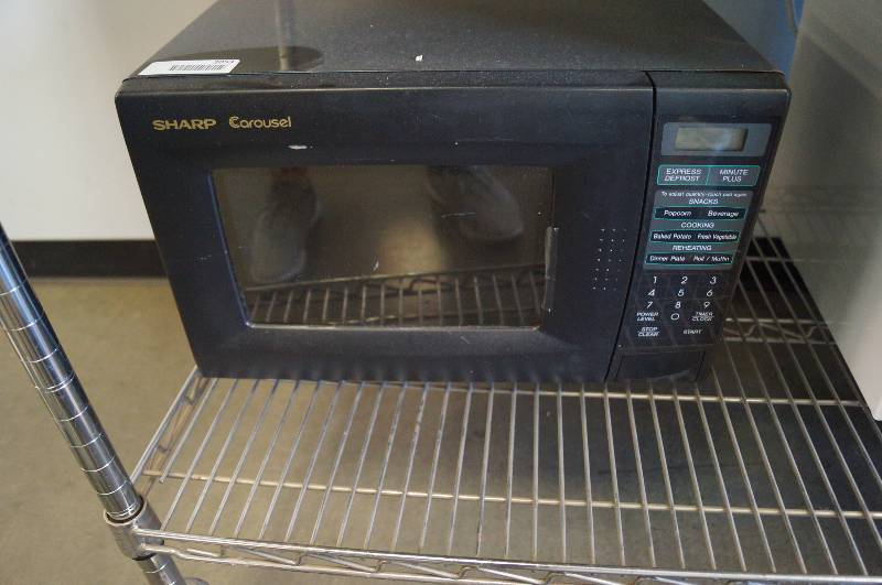 lot 2053 image: Sharp Carousel Microwave