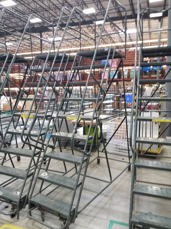 lot 1695 image: Gillis 9 Step Warehouse ladder