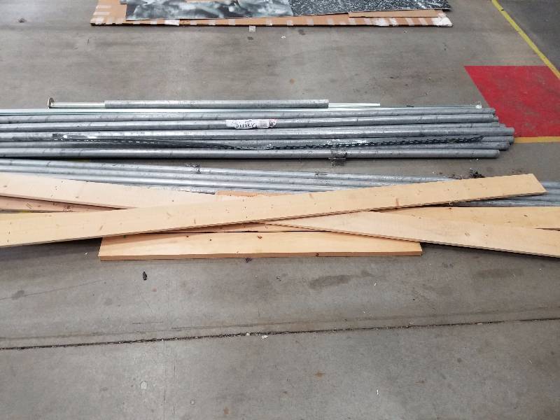 lot 1709 image: Large lot of piping
