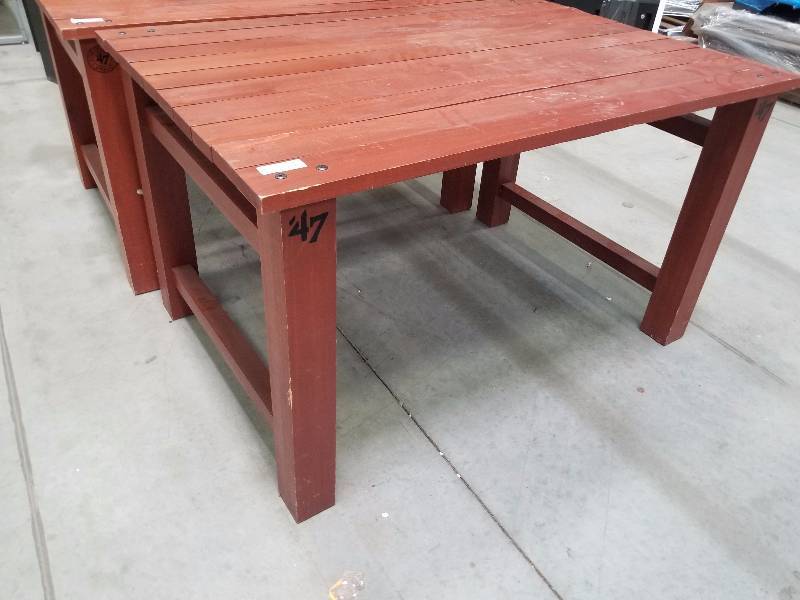lot 1720 image: Wooden display table