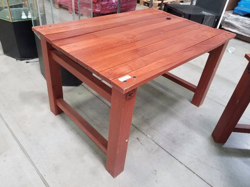 lot 1721 image: Wooden display table