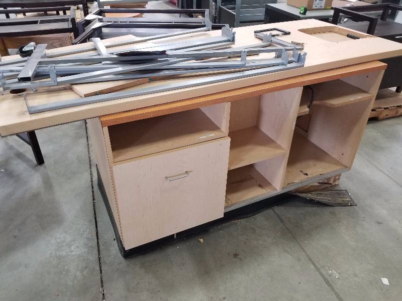 lot 1748 image: 5 Pc check out stand  station