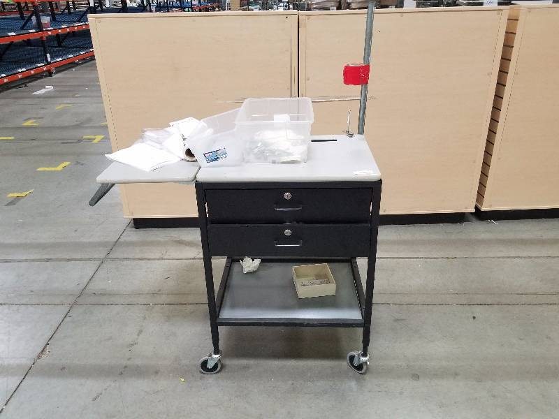lot 1752 image: double door work station on wheels