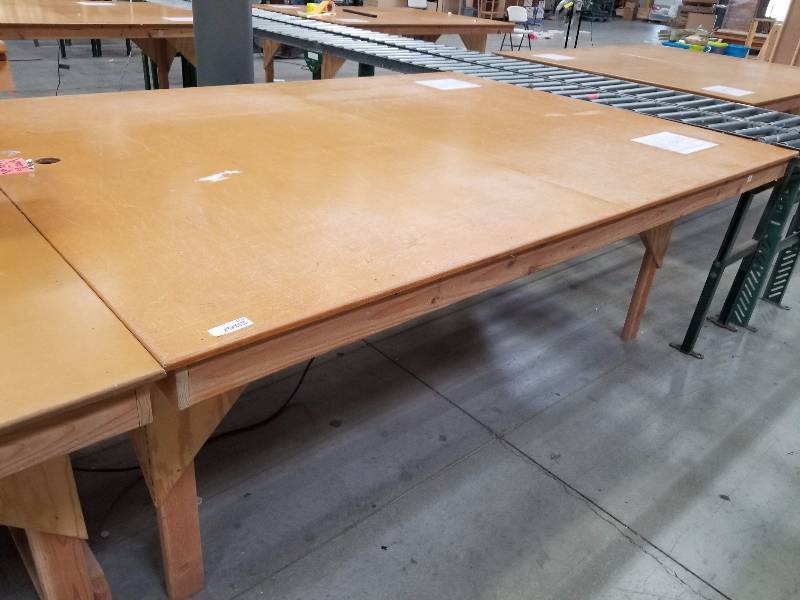 lot 1770 image: Packing Table
