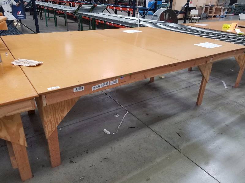 lot 1772 image: Packing Table