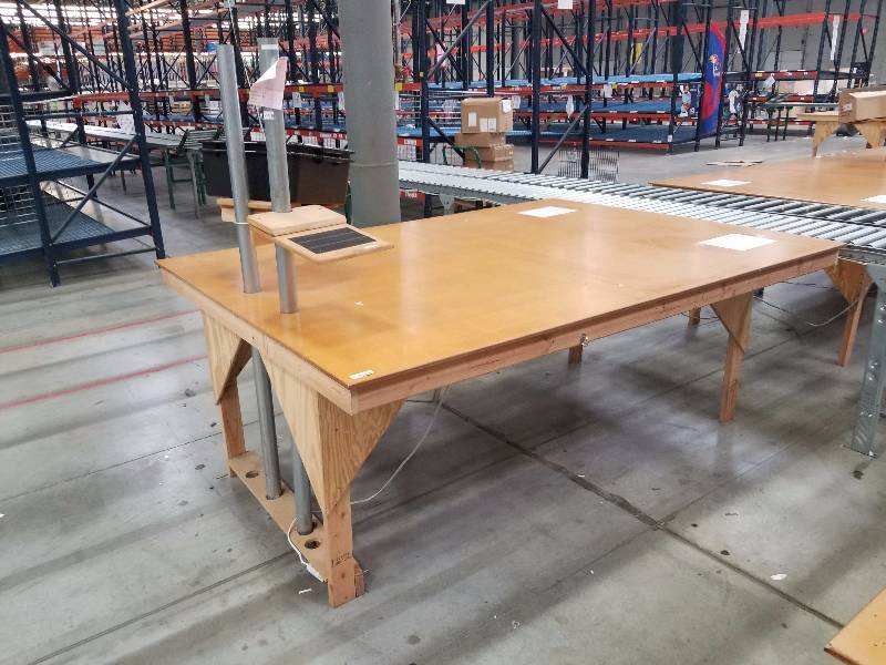lot 1777 image: Packing Table