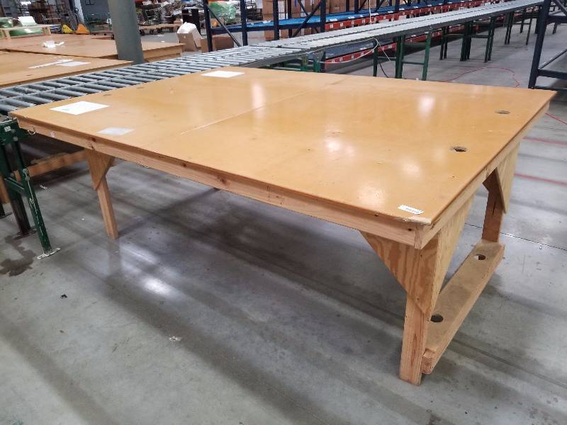 lot 1778 image: Packing Table