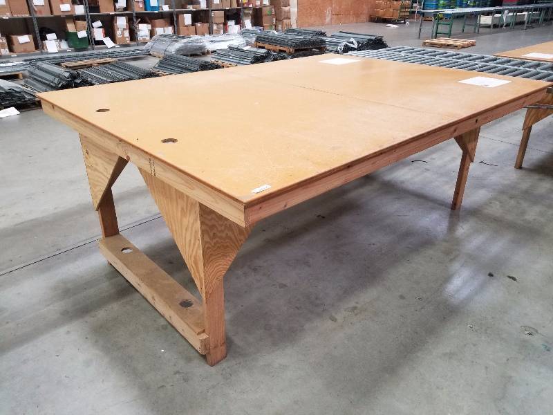 lot 1779 image: Packing Table