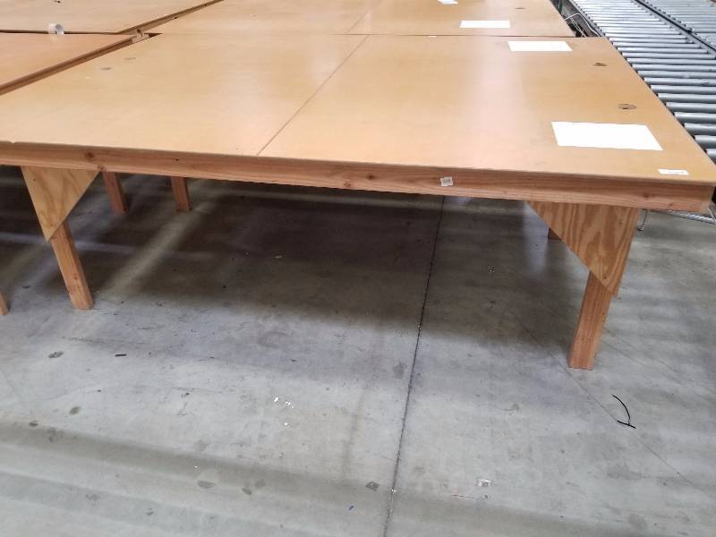 lot 1780 image: Packing Table