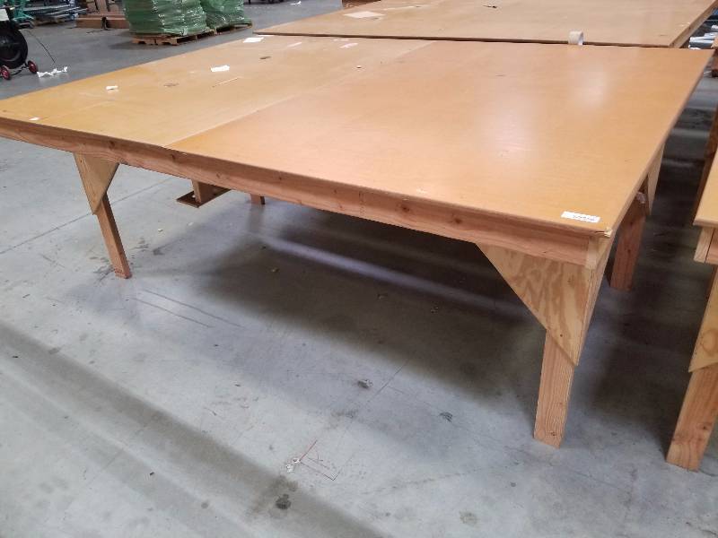 lot 1781 image: Packing Table