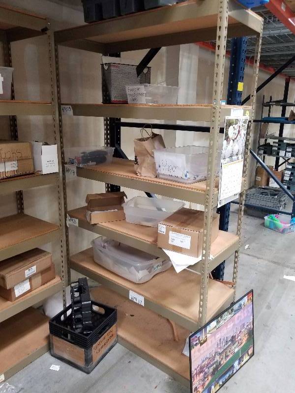lot 1797 image: Commercial Teardrop Rack w wood shelf