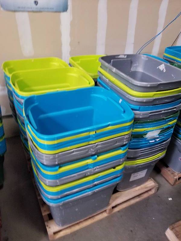 lot 1882 image: Pallet of approximately 100 Totes  tubs  deep