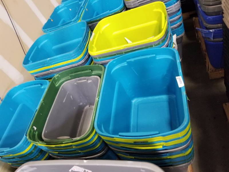 lot 1883 image: Pallet of approximately 100 Totes  tubs  deep