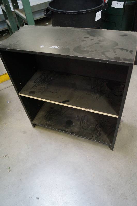 lot 1213 image: Small Bookcase