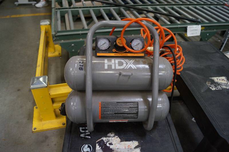 lot 1238 image: HDX 2 gallon Air Compressor